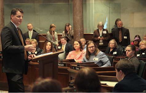Eric Carter addresses disability advocates in the Tennessee Senate Chamber.